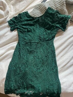 Elegant XXL Green Lace Cocktail Dress